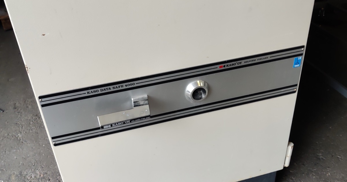 Kaso Data Safe 4000 fireproof data safe with a key lock and handle